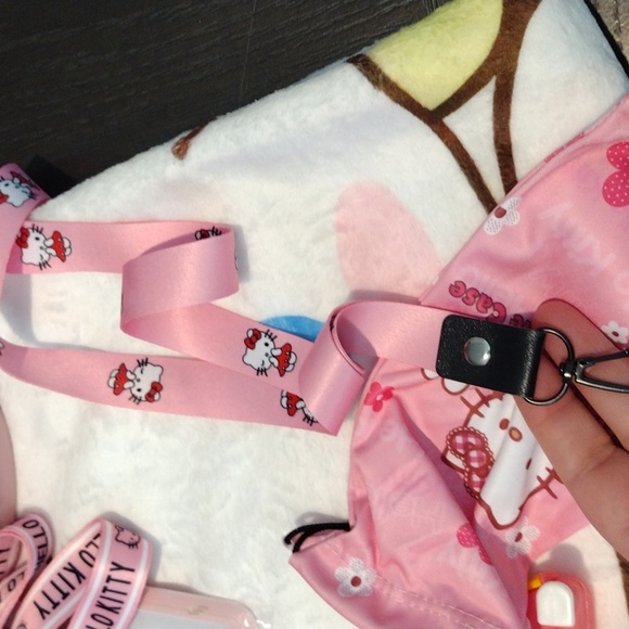 🩷💝Hello Kitty Sanrio Bundle💝🩷 - Picture 12 of 17